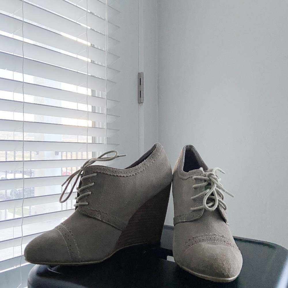 Aldo Shoes | Tan Oxford Wedges |